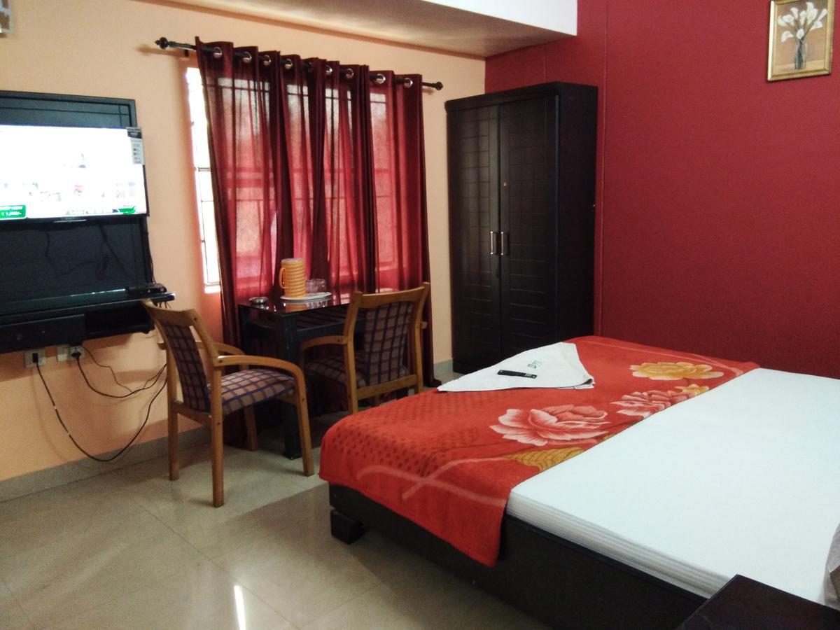 A.R.Residency Hotel Kunnamangalam Exterior photo